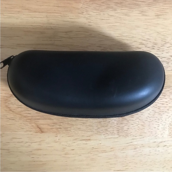 Dolce & Gabbana Black Zip Closure Glasses Case - Picture 2 of 4